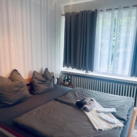4 Zimmer 11 Personen Wohnung Garten Terrasse Grill 2 Badezimmer Wuppertal Eksteriør billede