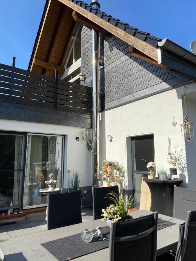 4 Zimmer 11 Personen Wohnung Garten Terrasse Grill 2 Badezimmer Wuppertal Eksteriør billede